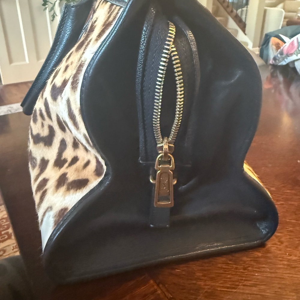 Yves Saint Laurent Leopard Satchel - Picture 3 of 5